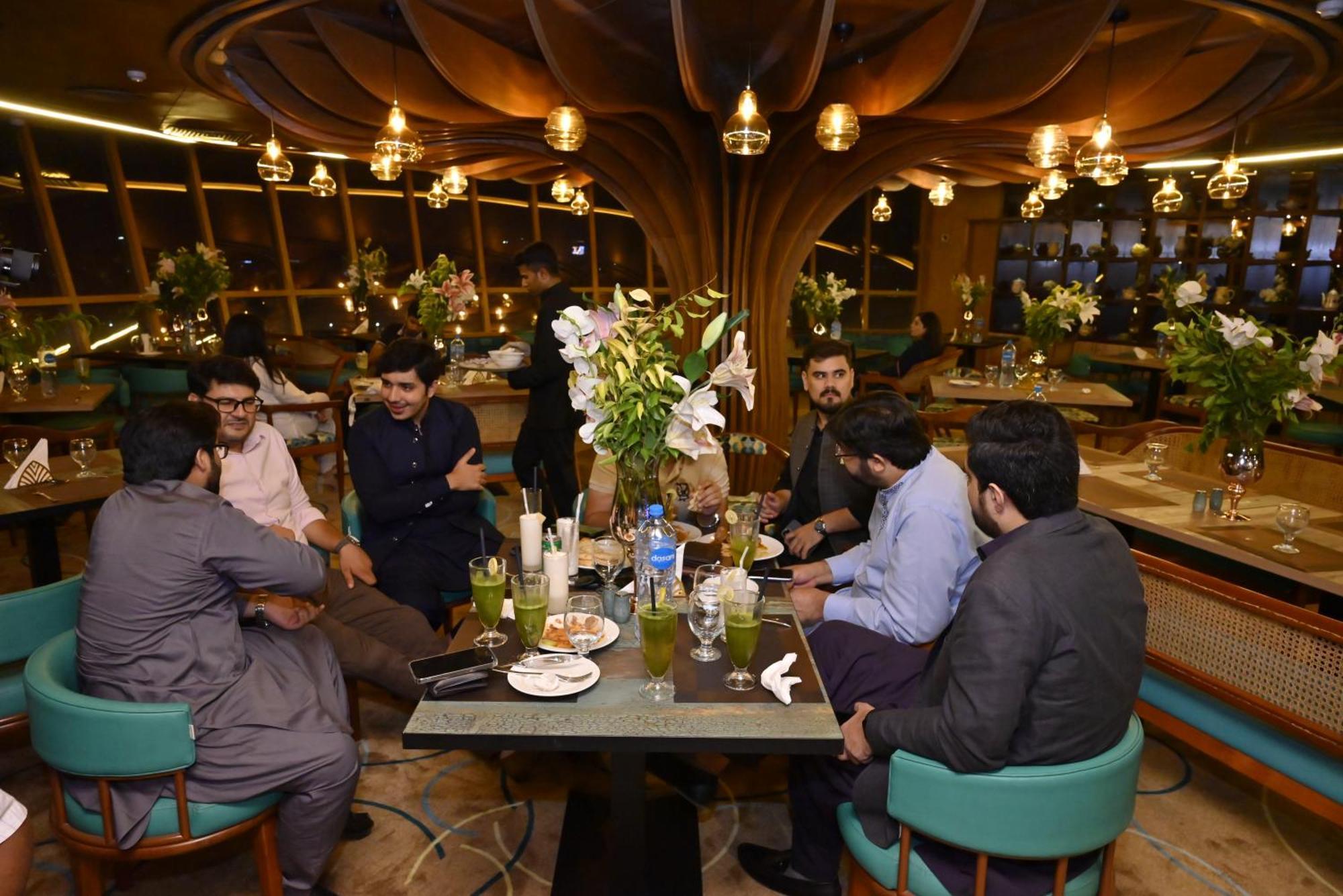 Hotel Dgates Lahore Extérieur photo