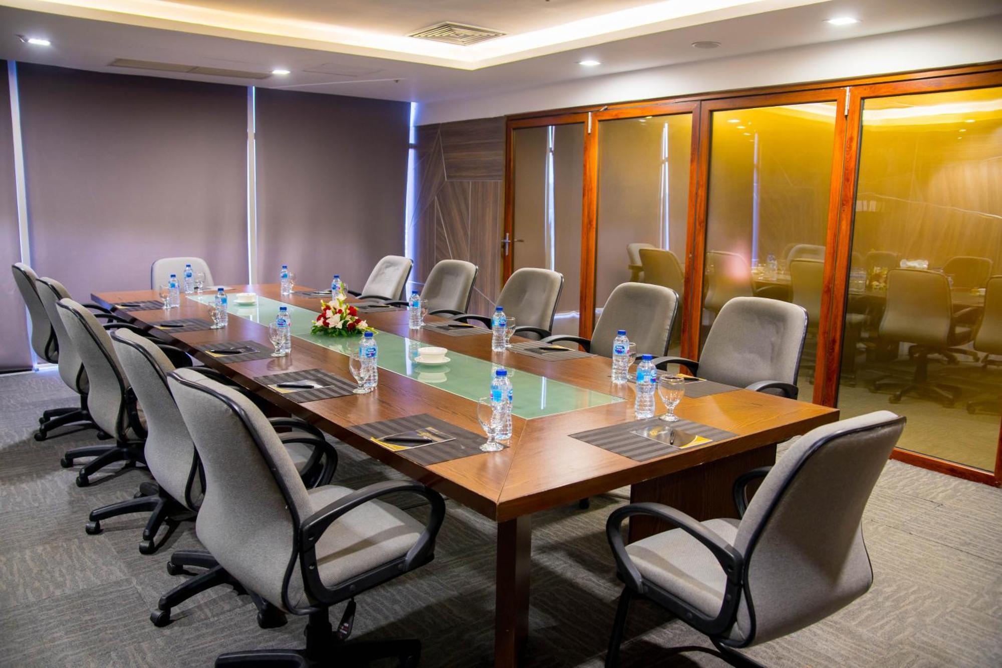 Hotel Dgates Lahore Extérieur photo