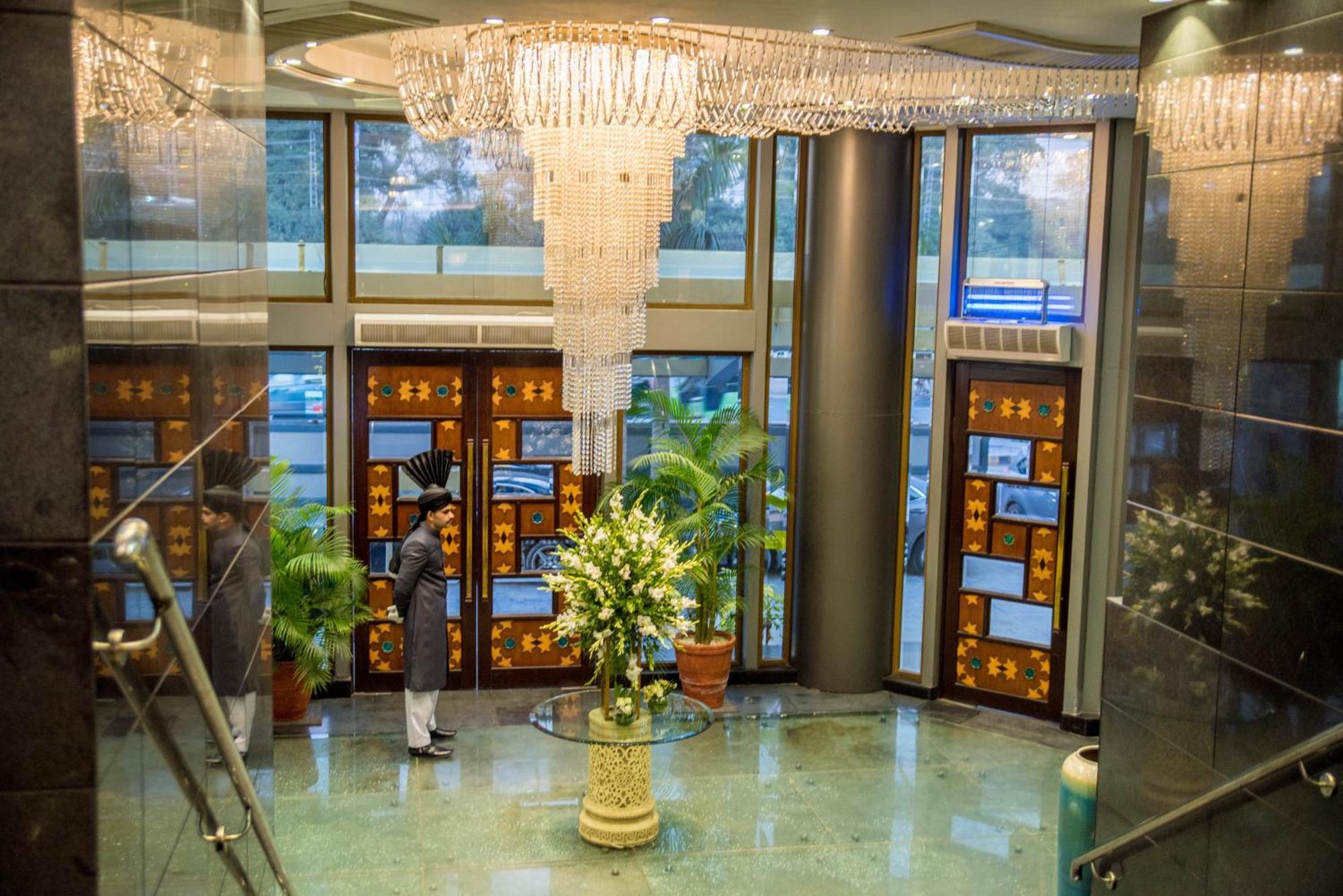 Hotel Dgates Lahore Extérieur photo