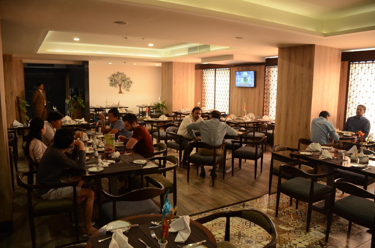 Hotel Dgates Lahore Extérieur photo